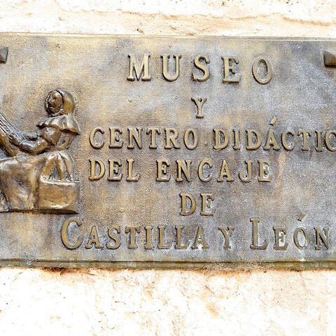 Museo y Centro Didáctico del Encaje en Castilla y León Museo y Centro Didáctico del Encaje en Castilla y León